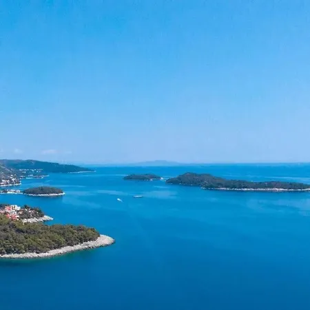 Lucy 50m From Private Beach Дом отдыха