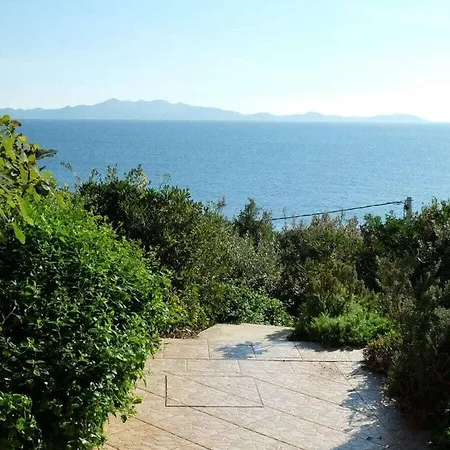 Lucy 50m From Private Beach Дом отдыха Blato (Korcula)
